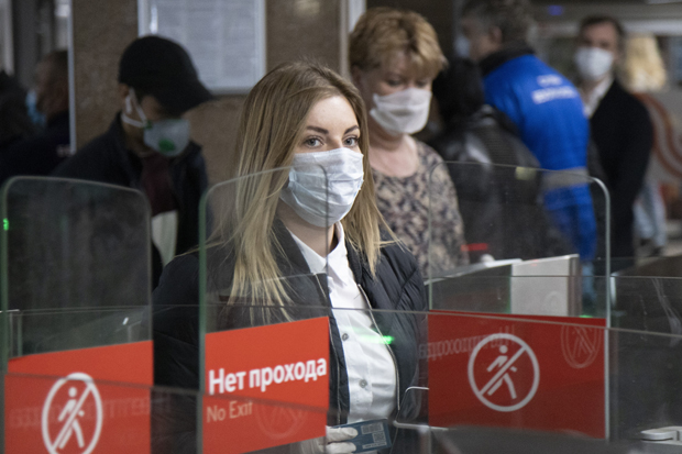 Кидисање у време короне: Москва прекорила политику Вашингтона